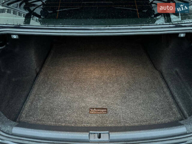 Чорний Фольксваген Пассат, об'ємом двигуна 2 л та пробігом 272 тис. км за 13999 $, фото 27 на Automoto.ua