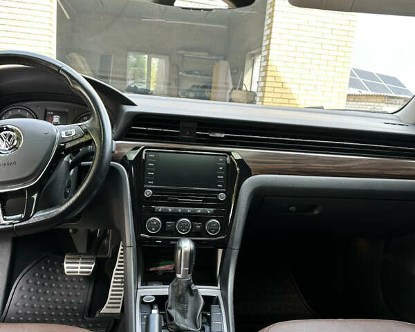 Черный Фольксваген Пассат, объемом двигателя 2 л и пробегом 104 тыс. км за 23500 $, фото 12 на Automoto.ua