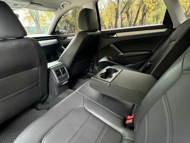 Чорний Фольксваген Пассат, об'ємом двигуна 2 л та пробігом 150 тис. км за 15750 $, фото 3 на Automoto.ua