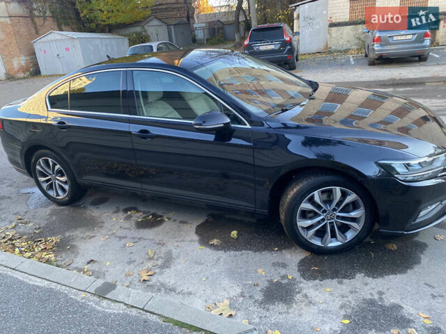 Черный Фольксваген Пассат, объемом двигателя 1.97 л и пробегом 189 тыс. км за 24300 $, фото 5 на Automoto.ua