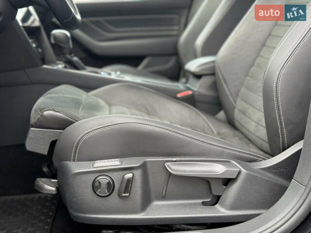 Черный Фольксваген Пассат, объемом двигателя 2 л и пробегом 98 тыс. км за 37700 $, фото 65 на Automoto.ua