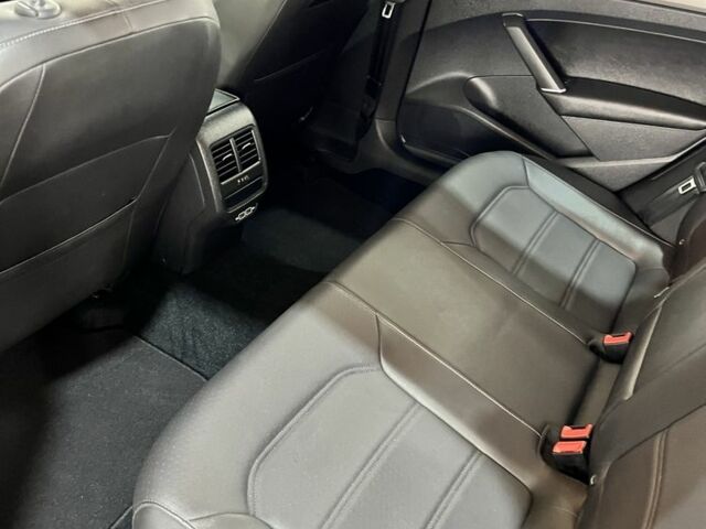 Чорний Фольксваген Пассат, об'ємом двигуна 2 л та пробігом 142 тис. км за 16800 $, фото 11 на Automoto.ua