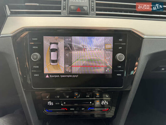 Черный Фольксваген Пассат, объемом двигателя 2 л и пробегом 99 тыс. км за 36500 $, фото 108 на Automoto.ua