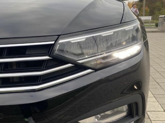 Черный Фольксваген Пассат, объемом двигателя 2 л и пробегом 210 тыс. км за 23599 $, фото 2 на Automoto.ua