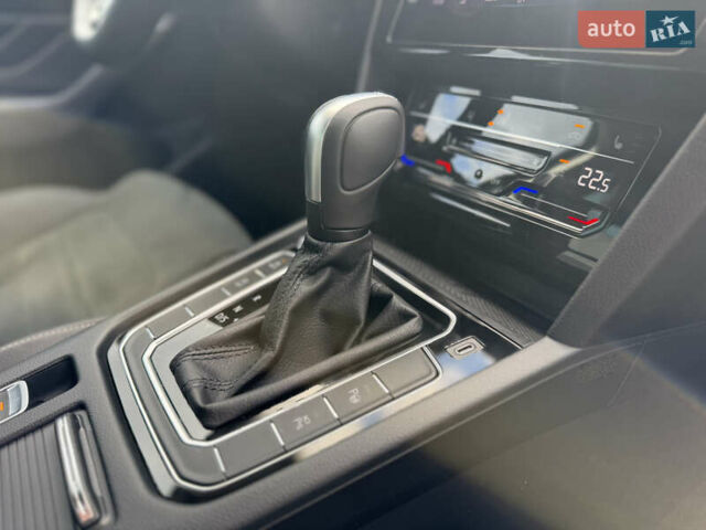 Черный Фольксваген Пассат, объемом двигателя 2 л и пробегом 98 тыс. км за 37700 $, фото 79 на Automoto.ua