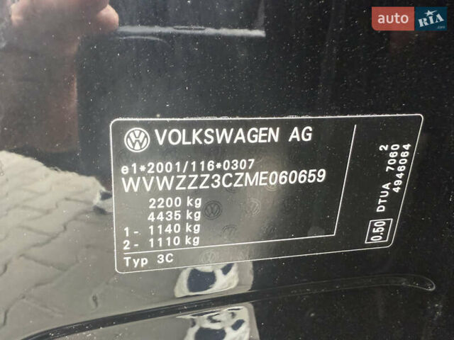 Черный Фольксваген Пассат, объемом двигателя 2 л и пробегом 99 тыс. км за 36500 $, фото 132 на Automoto.ua