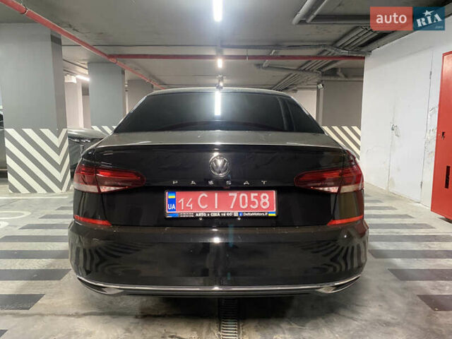 Чорний Фольксваген Пассат, об'ємом двигуна 2 л та пробігом 189 тис. км за 18700 $, фото 4 на Automoto.ua
