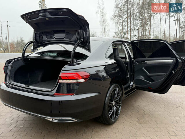 Чорний Фольксваген Пассат, об'ємом двигуна 2 л та пробігом 153 тис. км за 15899 $, фото 31 на Automoto.ua