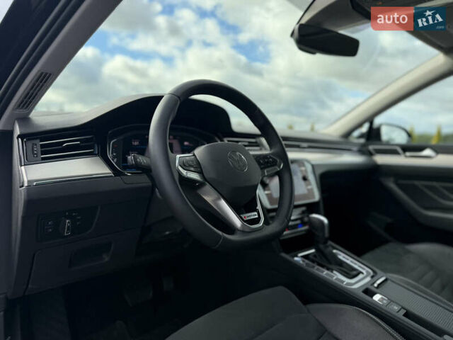 Черный Фольксваген Пассат, объемом двигателя 2 л и пробегом 98 тыс. км за 37700 $, фото 70 на Automoto.ua