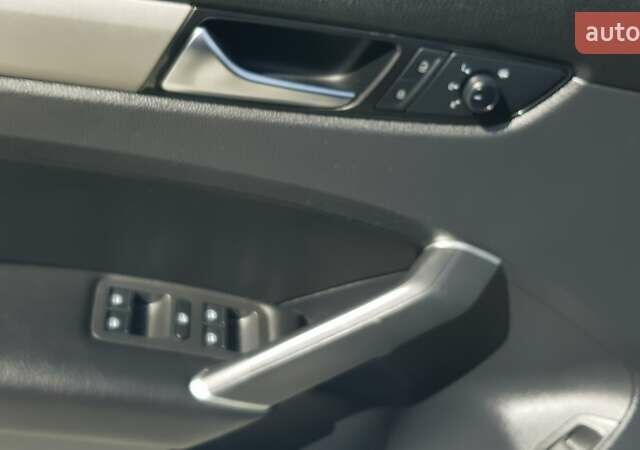 Чорний Фольксваген Пассат, об'ємом двигуна 2 л та пробігом 76 тис. км за 19499 $, фото 19 на Automoto.ua