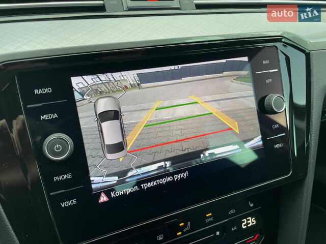 Чорний Фольксваген Пассат, об'ємом двигуна 2 л та пробігом 193 тис. км за 23500 $, фото 132 на Automoto.ua