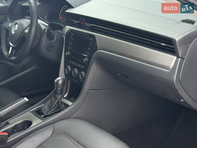 Черный Фольксваген Пассат, объемом двигателя 2 л и пробегом 158 тыс. км за 17900 $, фото 29 на Automoto.ua