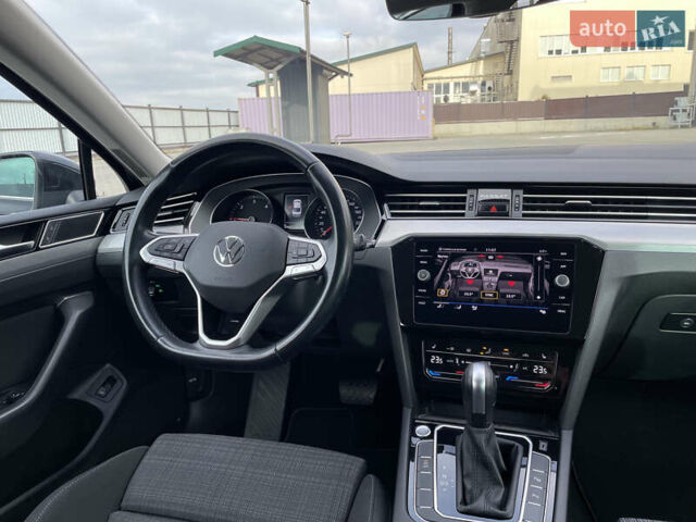 Чорний Фольксваген Пассат, об'ємом двигуна 2 л та пробігом 193 тис. км за 23500 $, фото 113 на Automoto.ua