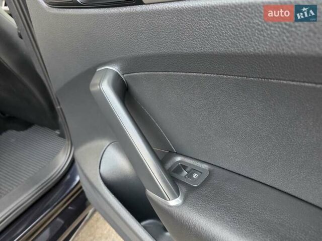 Черный Фольксваген Пассат, объемом двигателя 2 л и пробегом 117 тыс. км за 23777 $, фото 80 на Automoto.ua