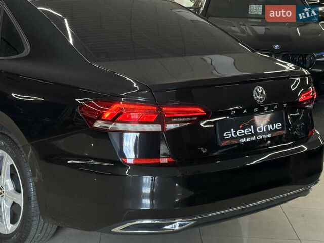 Фольксваген Пассат 2021 в Николаеве на Automoto.ua Черный Фольксваген Пассат, объемом двигателя 1.98 л и пробегом 35 тыс. км за 18599 $, фото 10 на Automoto.ua