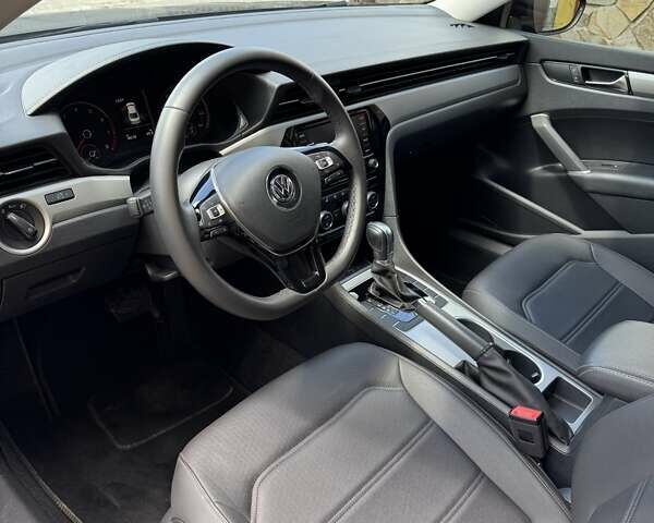 Чорний Фольксваген Пассат, об'ємом двигуна 2 л та пробігом 38 тис. км за 19800 $, фото 9 на Automoto.ua