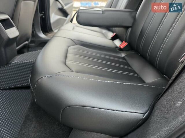 Черный Фольксваген Пассат, объемом двигателя 2 л и пробегом 117 тыс. км за 23777 $, фото 65 на Automoto.ua