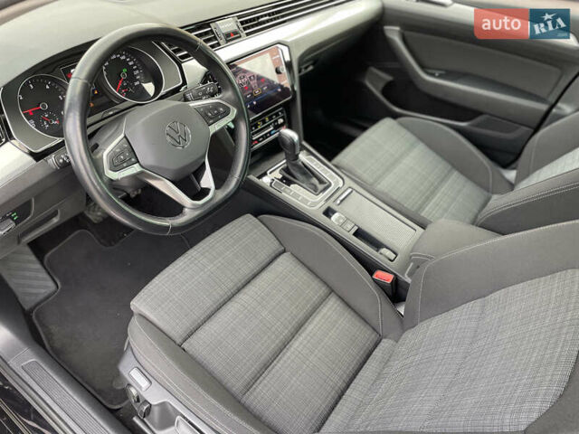 Чорний Фольксваген Пассат, об'ємом двигуна 2 л та пробігом 193 тис. км за 23500 $, фото 118 на Automoto.ua
