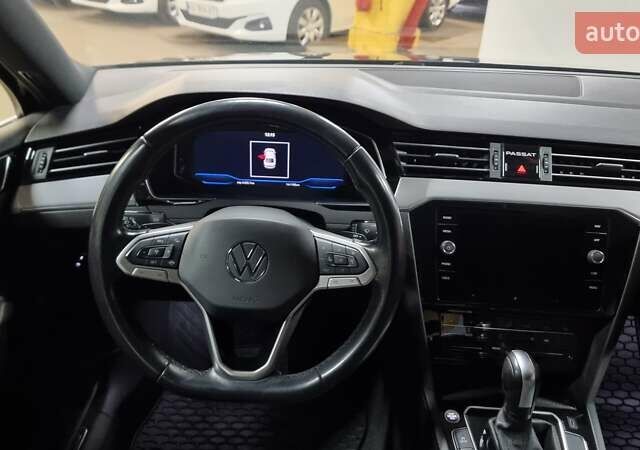 Черный Фольксваген Пассат, объемом двигателя 1.98 л и пробегом 140 тыс. км за 21300 $, фото 8 на Automoto.ua