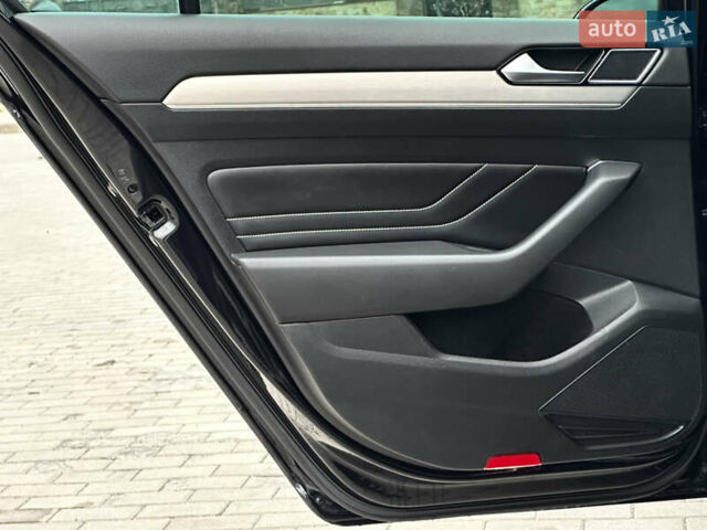 Черный Фольксваген Пассат, объемом двигателя 2 л и пробегом 199 тыс. км за 23990 $, фото 43 на Automoto.ua