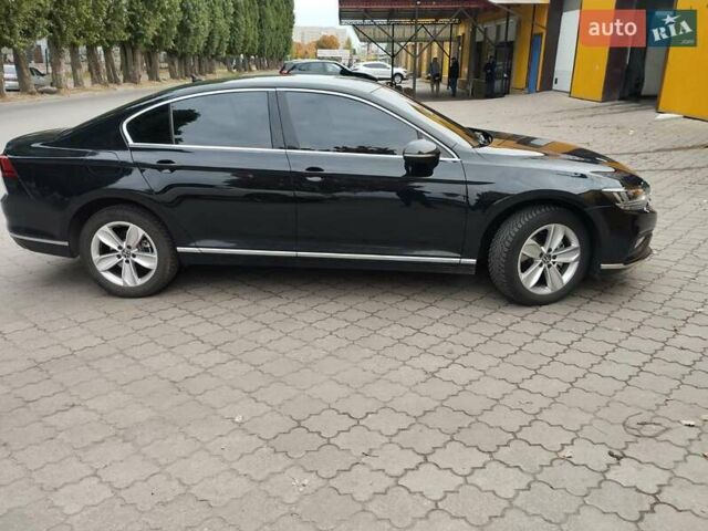 Фольксваген Пассат 2021 у Черкасах на Automoto.ua Чорний Фольксваген Пассат, об'ємом двигуна 2 л та пробігом 67 тис. км за 28500 $, фото 5 на Automoto.ua