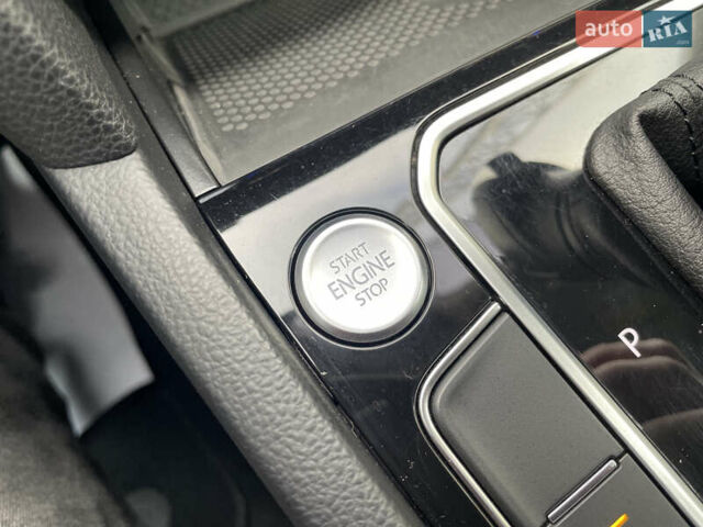 Чорний Фольксваген Пассат, об'ємом двигуна 2 л та пробігом 193 тис. км за 23500 $, фото 140 на Automoto.ua