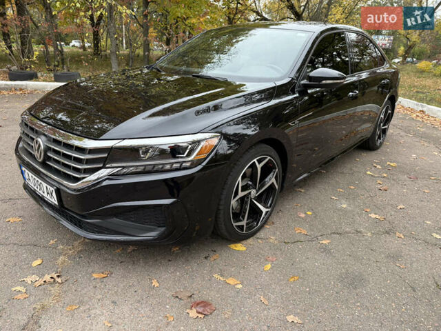 Черный Фольксваген Пассат, объемом двигателя 2 л и пробегом 52 тыс. км за 21499 $, фото 1 на Automoto.ua