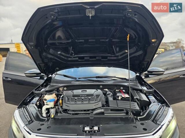 Черный Фольксваген Пассат, объемом двигателя 2 л и пробегом 117 тыс. км за 23777 $, фото 93 на Automoto.ua