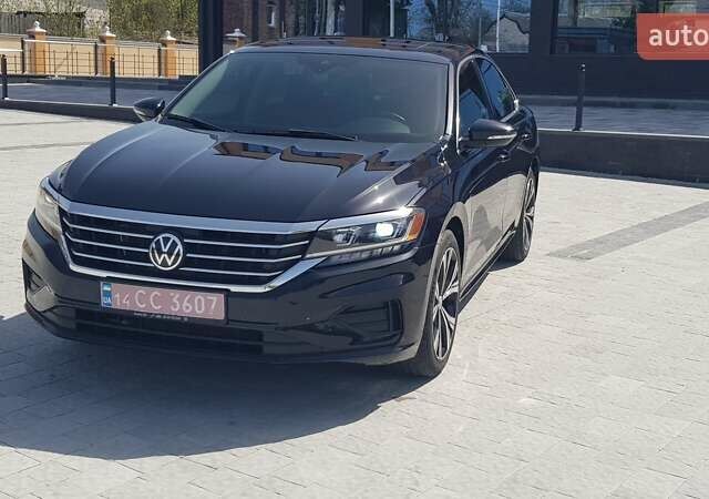 Чорний Фольксваген Пассат, об'ємом двигуна 2 л та пробігом 76 тис. км за 19499 $, фото 4 на Automoto.ua