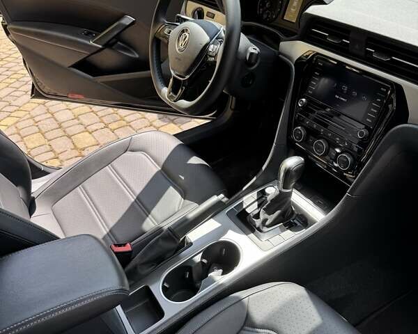 Чорний Фольксваген Пассат, об'ємом двигуна 2 л та пробігом 38 тис. км за 19800 $, фото 16 на Automoto.ua