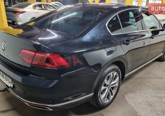 Черный Фольксваген Пассат, объемом двигателя 1.98 л и пробегом 140 тыс. км за 21300 $, фото 4 на Automoto.ua