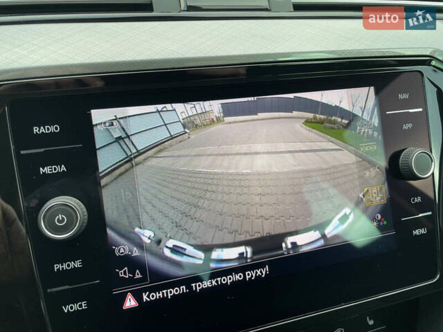 Чорний Фольксваген Пассат, об'ємом двигуна 2 л та пробігом 193 тис. км за 23500 $, фото 134 на Automoto.ua