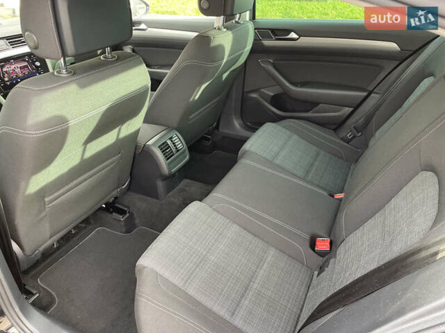 Чорний Фольксваген Пассат, об'ємом двигуна 2 л та пробігом 193 тис. км за 23500 $, фото 98 на Automoto.ua