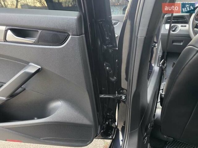 Черный Фольксваген Пассат, объемом двигателя 2 л и пробегом 117 тыс. км за 23777 $, фото 62 на Automoto.ua