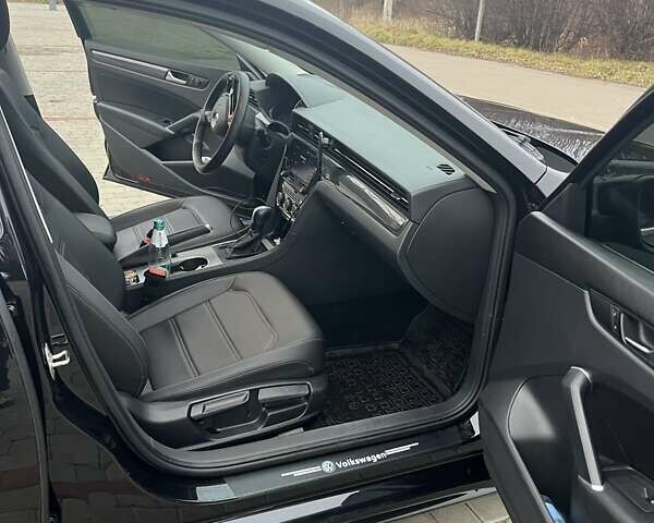 Черный Фольксваген Пассат, объемом двигателя 2 л и пробегом 99 тыс. км за 20100 $, фото 9 на Automoto.ua