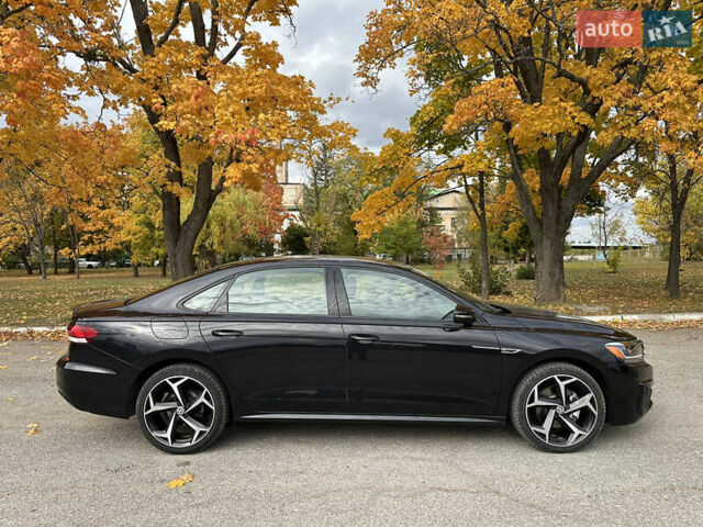 Черный Фольксваген Пассат, объемом двигателя 2 л и пробегом 51 тыс. км за 21650 $, фото 1 на Automoto.ua