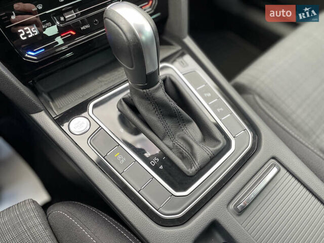 Чорний Фольксваген Пассат, об'ємом двигуна 2 л та пробігом 193 тис. км за 23500 $, фото 128 на Automoto.ua