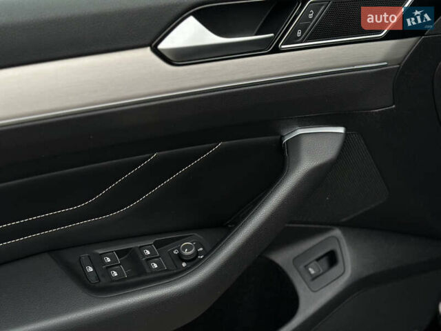 Черный Фольксваген Пассат, объемом двигателя 2 л и пробегом 199 тыс. км за 23990 $, фото 36 на Automoto.ua