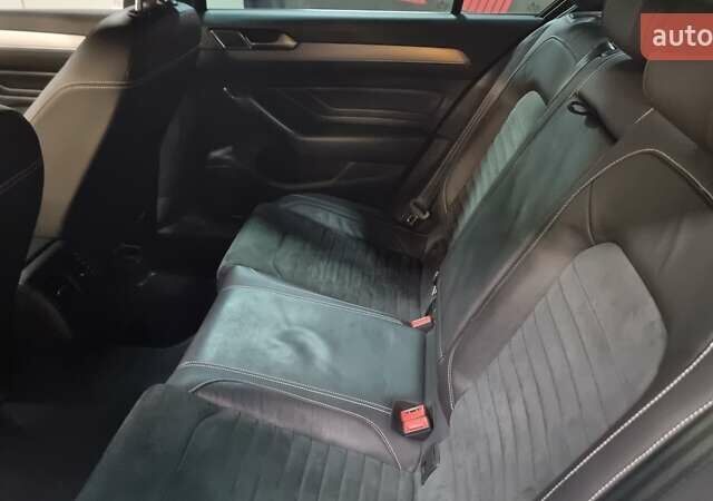 Черный Фольксваген Пассат, объемом двигателя 1.98 л и пробегом 140 тыс. км за 21300 $, фото 6 на Automoto.ua