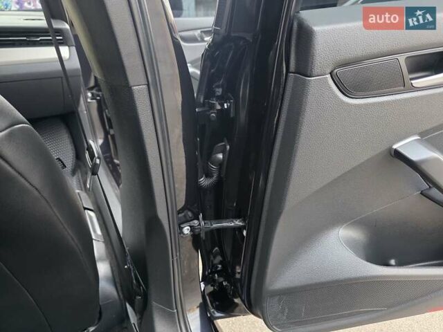 Черный Фольксваген Пассат, объемом двигателя 2 л и пробегом 117 тыс. км за 23777 $, фото 71 на Automoto.ua