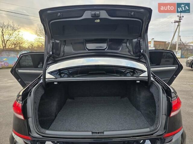 Черный Фольксваген Пассат, объемом двигателя 2 л и пробегом 117 тыс. км за 23777 $, фото 87 на Automoto.ua