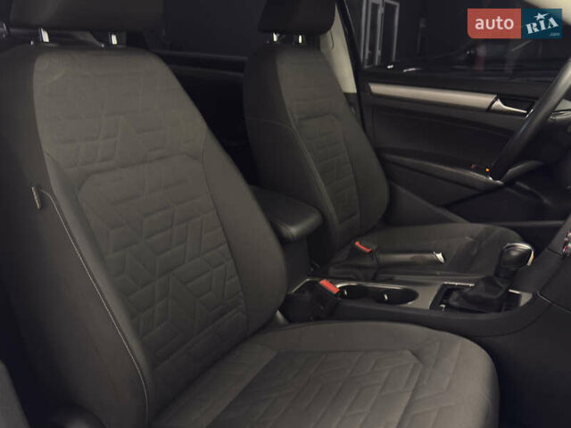 Фольксваген Пассат 2021 в Николаеве на Automoto.ua Черный Фольксваген Пассат, объемом двигателя 1.98 л и пробегом 35 тыс. км за 18599 $, фото 19 на Automoto.ua