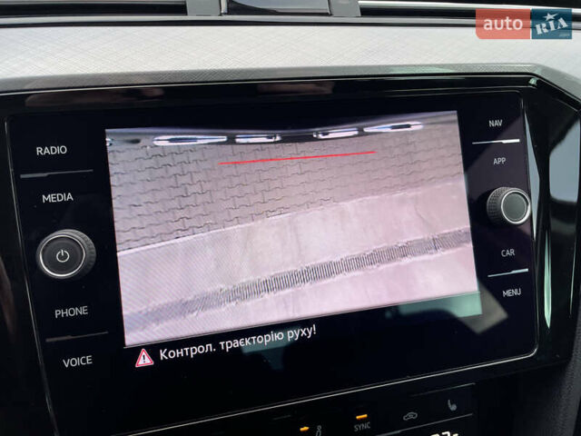 Чорний Фольксваген Пассат, об'ємом двигуна 2 л та пробігом 193 тис. км за 23500 $, фото 133 на Automoto.ua