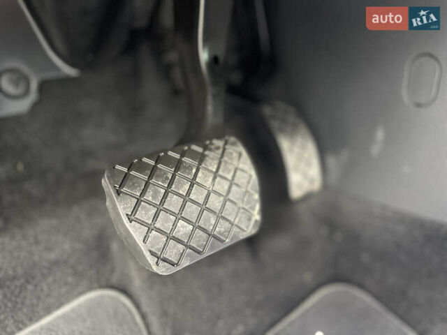 Чорний Фольксваген Пассат, об'ємом двигуна 2 л та пробігом 193 тис. км за 23500 $, фото 124 на Automoto.ua