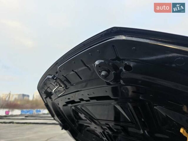 Черный Фольксваген Пассат, объемом двигателя 2 л и пробегом 117 тыс. км за 23777 $, фото 90 на Automoto.ua