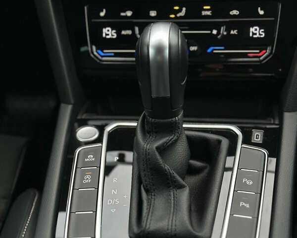 Черный Фольксваген Пассат, объемом двигателя 2 л и пробегом 199 тыс. км за 23990 $, фото 49 на Automoto.ua