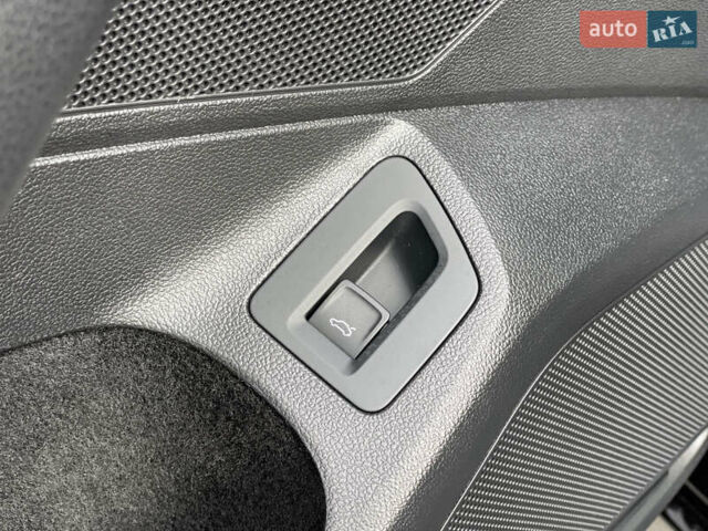 Чорний Фольксваген Пассат, об'ємом двигуна 2 л та пробігом 193 тис. км за 23500 $, фото 109 на Automoto.ua