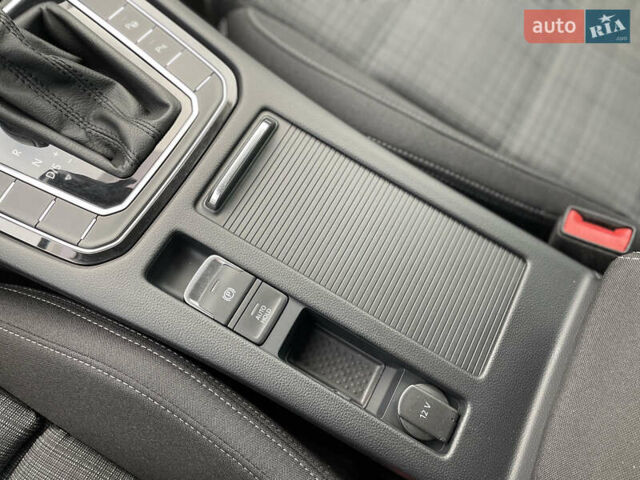 Чорний Фольксваген Пассат, об'ємом двигуна 2 л та пробігом 193 тис. км за 23500 $, фото 125 на Automoto.ua