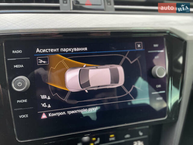 Чорний Фольксваген Пассат, об'ємом двигуна 2 л та пробігом 193 тис. км за 23500 $, фото 135 на Automoto.ua