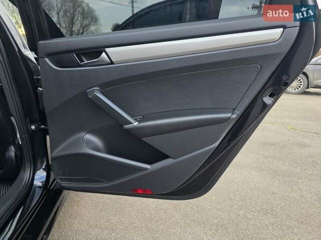 Черный Фольксваген Пассат, объемом двигателя 2 л и пробегом 117 тыс. км за 23777 $, фото 82 на Automoto.ua